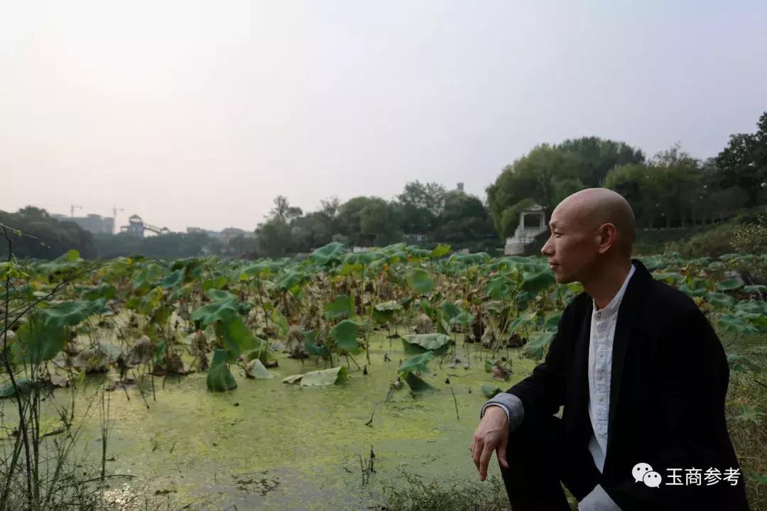 玉商参考：潜心守艺30年，看镇平一懵懂少年，如何蜕变为玉雕大师