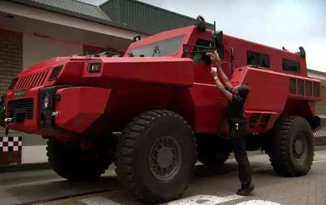 全球十大顶级越野车排行榜最新,五种怪兽级的越野车