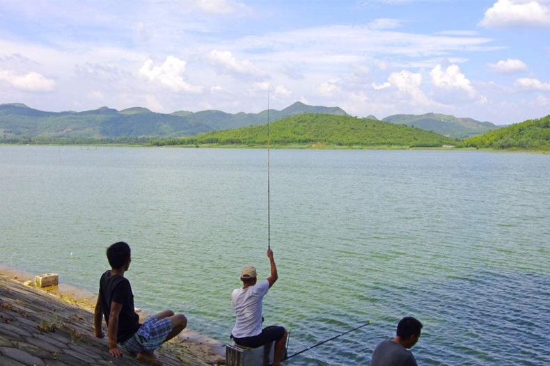 绑鱼丝鱼钩绑法简单又方便,鱼钩的绑法怎么绑在鱼竿上