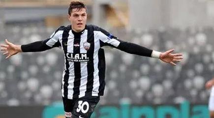 fm2022如何续约姆巴佩,实况2024妖人姆巴佩推荐么