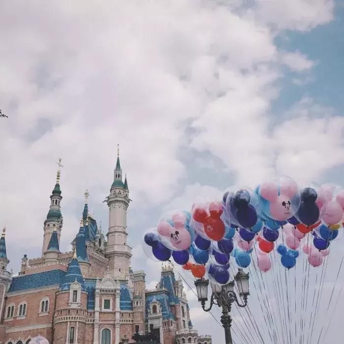 善解人意换的往往是得寸进尺,善解人意换来的总是得寸进尺吧