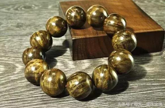 有香味的手串比香水好,散发香味的手串适合女生