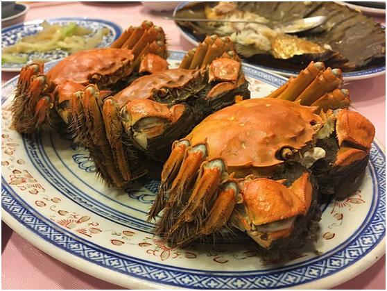 那些年，台湾明星偷渡阳澄湖大闸蟹戏码年年演，竟是孝敬干妈！