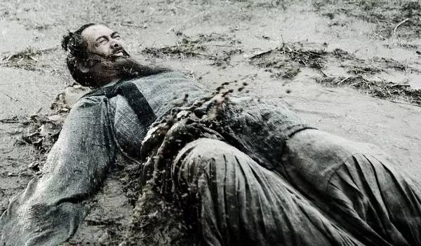 无双电影小马哥,小马哥周润发电影英雄本色动图