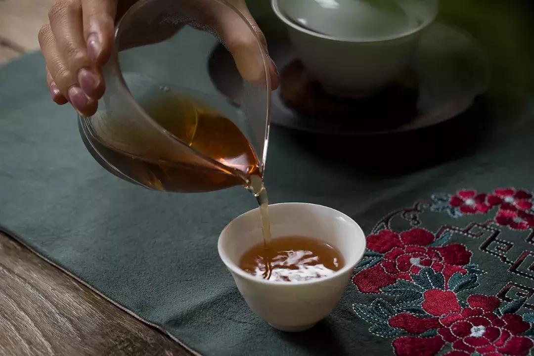 茶艺师泡普洱茶教学视频,高级茶艺师教每一款茶泡法