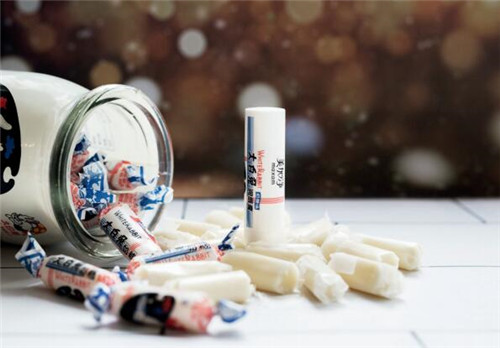 那只兔子又火了：国民老品牌也玩“跨界”