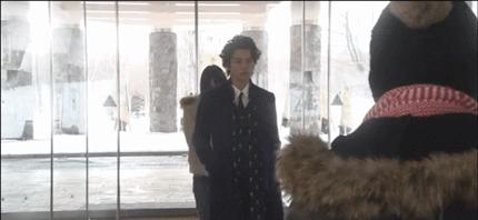 Angleababy新剧因为走路被嘲，盘点明星们的神步伐，J家步亮了