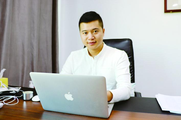 “朵女郎”品牌创始人陈临安说，他曾经也是拒绝做微商的……