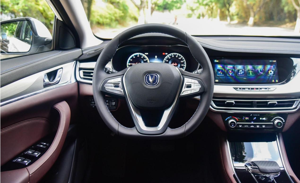 纯电动长安逸动ev460网约版多少钱,沉浸式体验长安逸动ev460