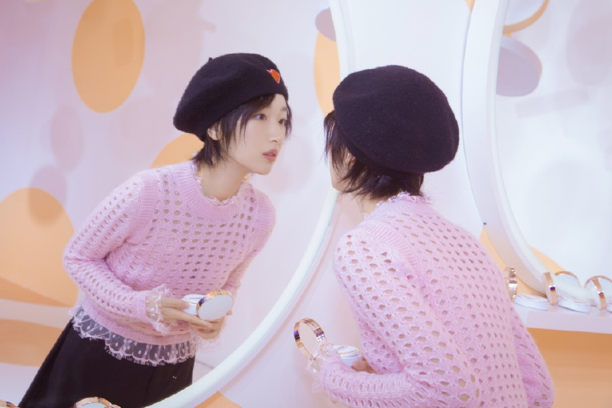 26岁周冬雨自信正视平胸,“我的胸是和我的身材匹配的!”