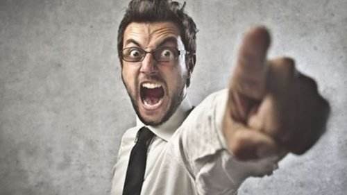 踩了别人的鞋需要赔偿吗,踩了别人的鞋子道歉了