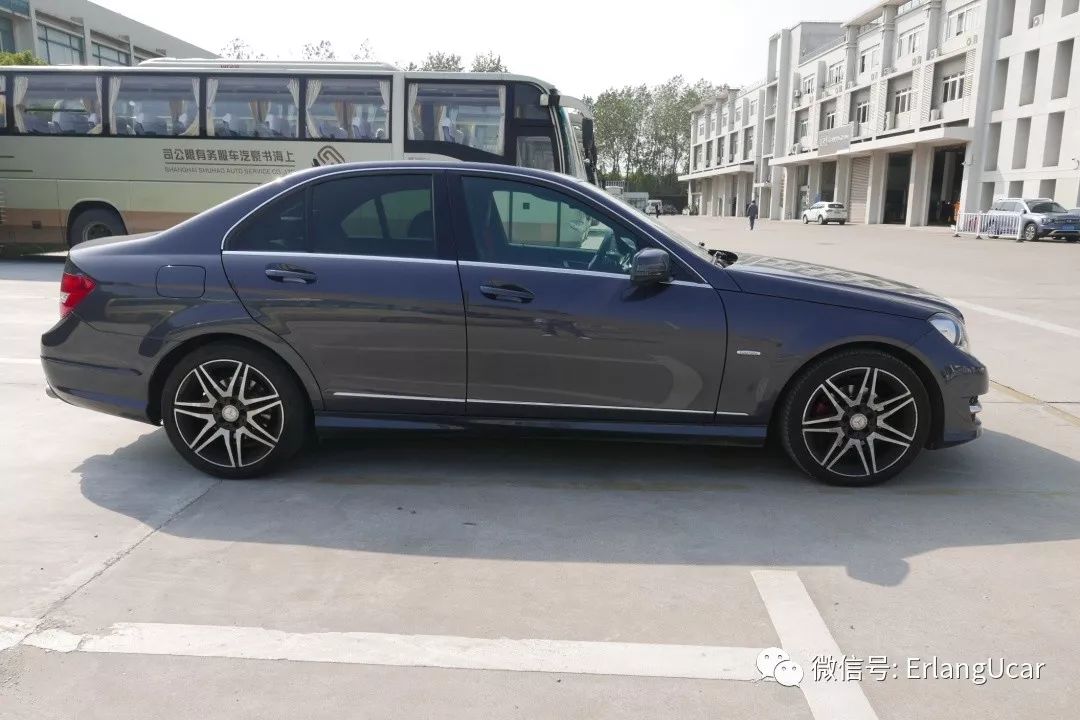 w204奔驰c300coupe,奔驰w204c200旅行版