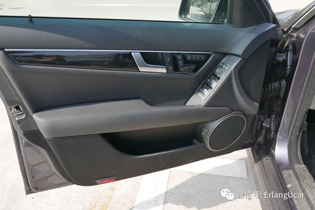 w204奔驰c300coupe,奔驰w204c200旅行版