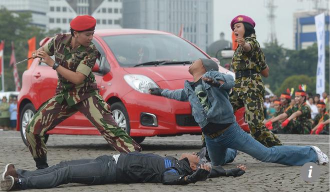 延续半个世纪印尼女警先验“贞操”再上岗