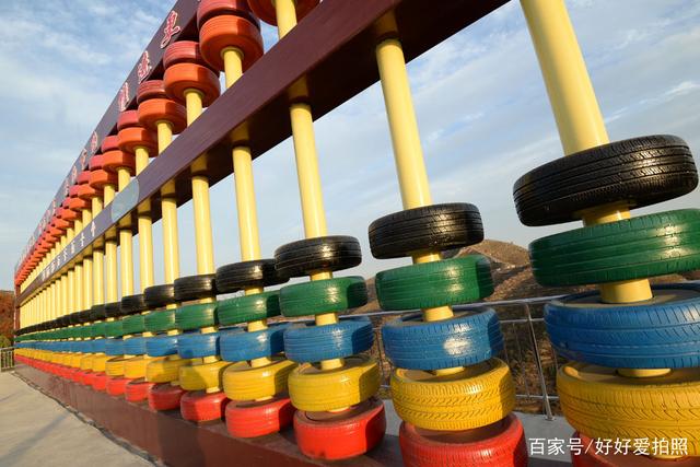 世界最大的算盘亮相邯郸涉县，算珠由210个废旧轮胎加工制作而成
