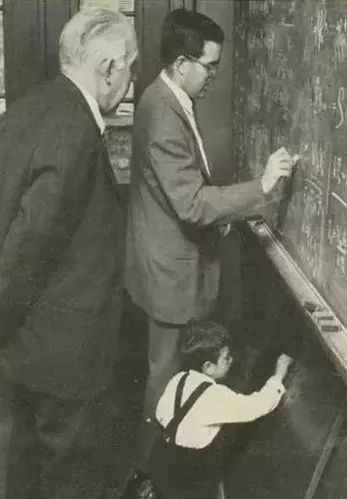 科学家玻尔有多厉害,物理学家玻尔与爱因斯坦