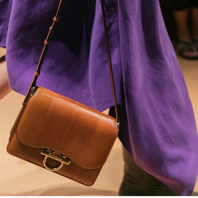 10个最好看的包包,15款小众时髦的平价包包