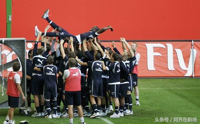 信任背摔游戏受到的启示,信任背摔游戏规则及项目意义