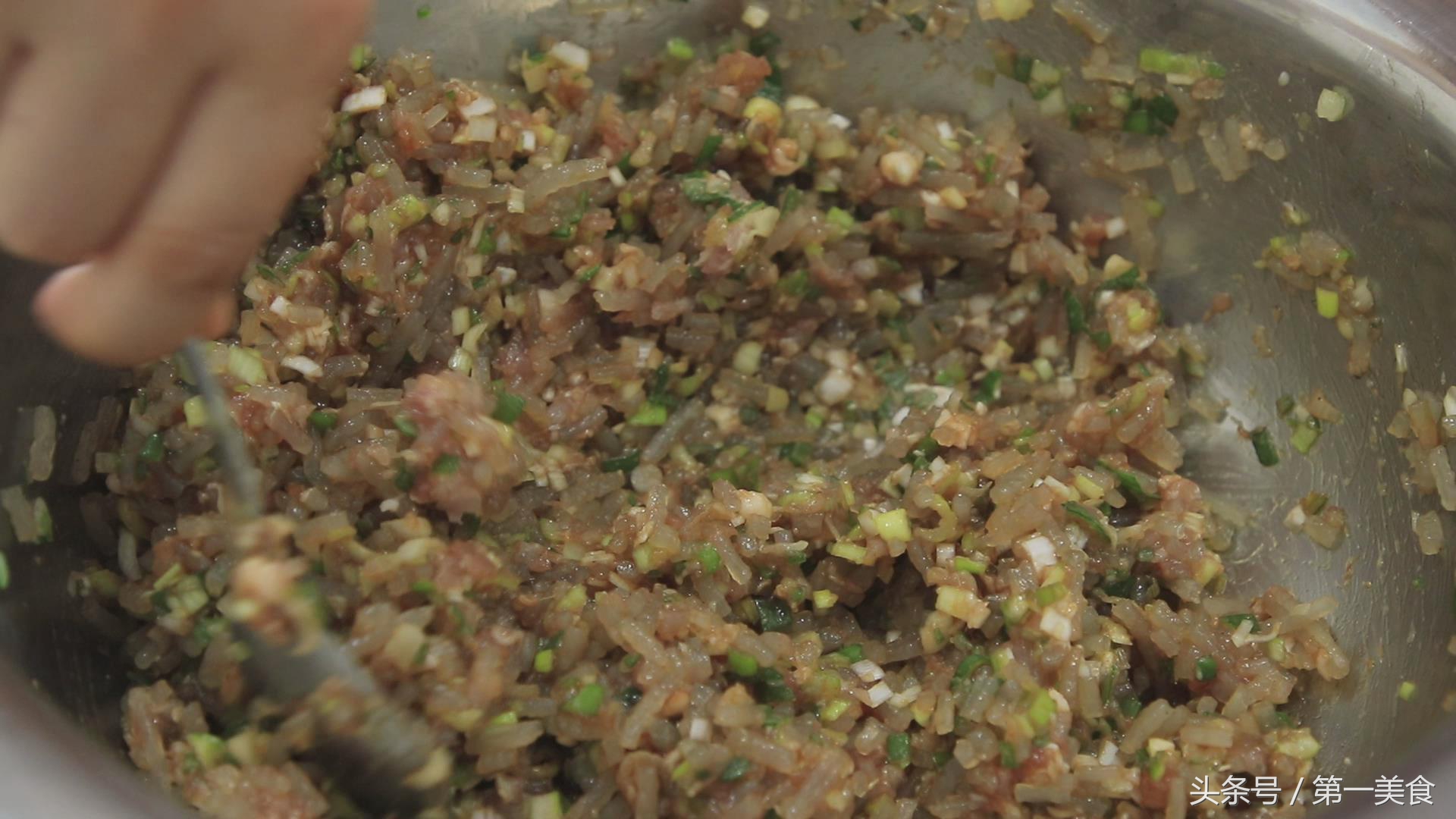 家常水煎包，掌握和面、调糊的技巧，自己在家做，想失败都难