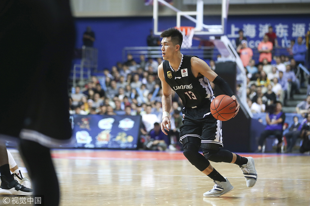 郭艾伦超级后卫运球,一颗冉冉升起的新星郭艾伦