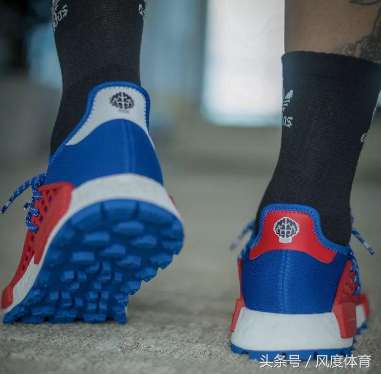 在家里改造一个海洋球馆,在家里布置篮球场