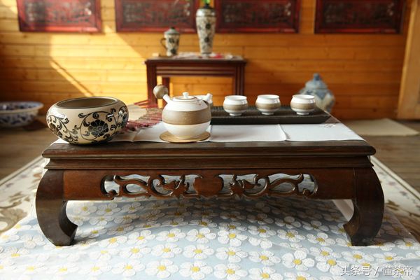 古人是如何发现茶叶可以泡水喝的,古人喝茶什么时间用茶叶