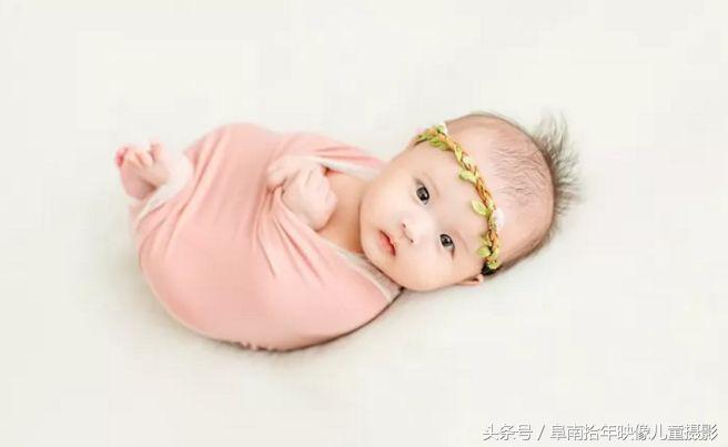 新生儿满月照摄影作品,新生儿满月照模板