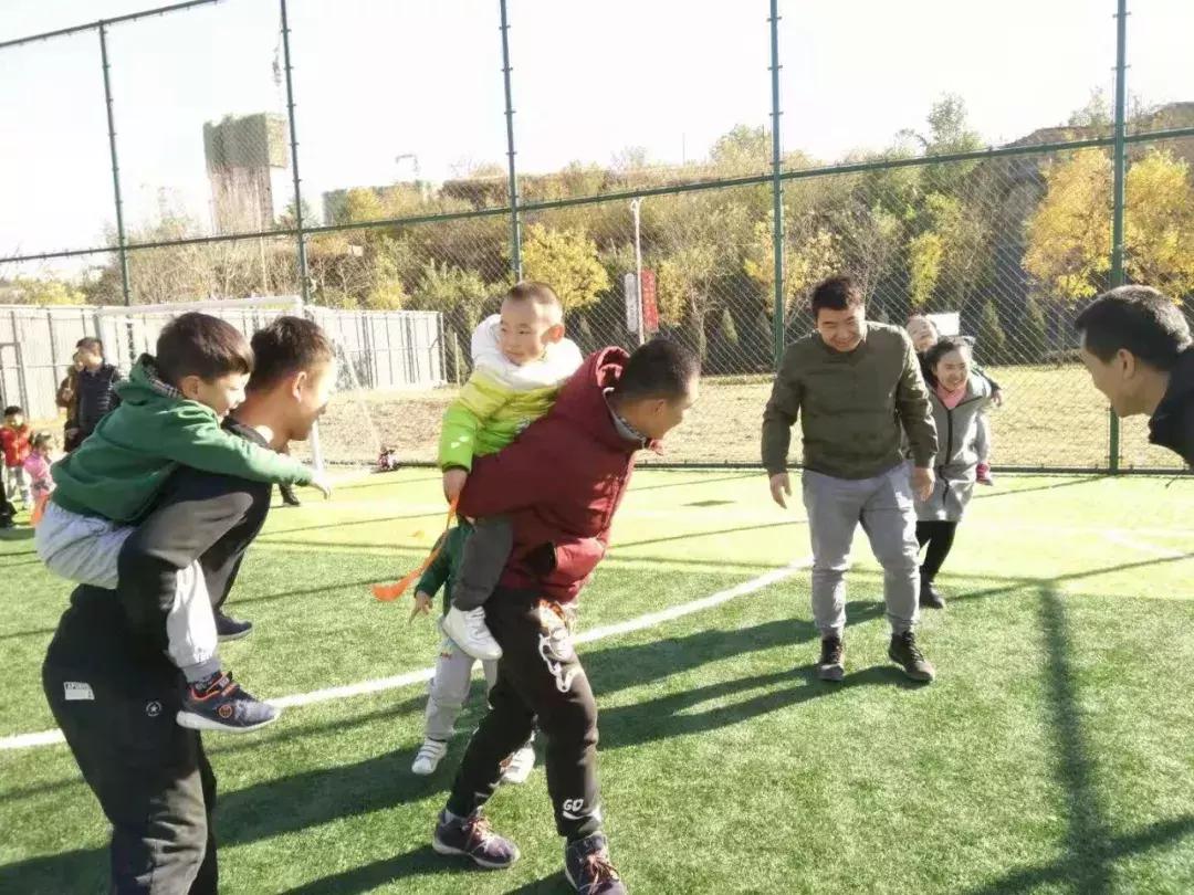 大手牵小手亲子运动会活动目的,小手拉大手一起来运动亲子运动会