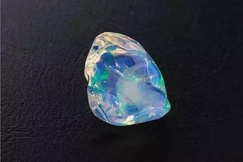 十月石欧泊,欧泊上帝打翻调色板