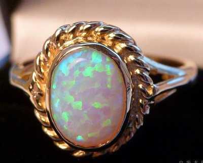 十月石欧泊,欧泊上帝打翻调色板