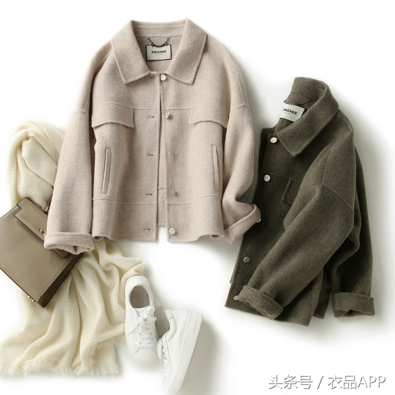 长大衣已经审美疲劳，小短款才更具生命力
