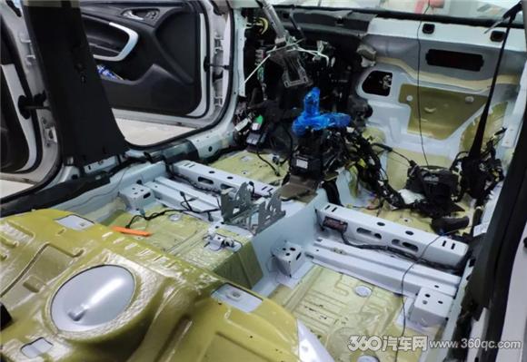 新车买回来里面的味道怎么能去除,为什么新车都有一股味道