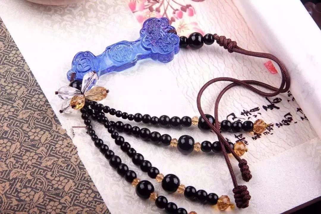 景泰蓝施华洛世奇,施华洛世奇黄金和玛瑙哪个好