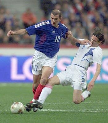 世界足坛十大盘带大师,足球齐达内解析