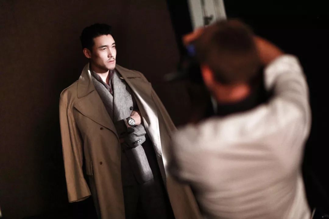 名人都爱昆仑表，为什么选他当代言？