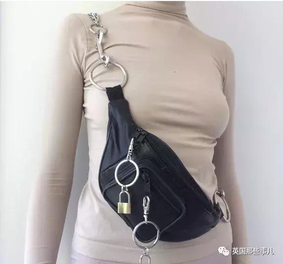 国外最近爆火的鞋子,国外很火的高跟鞋