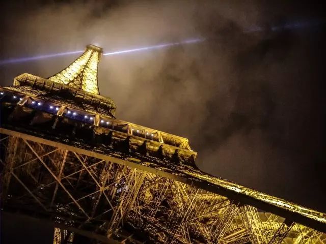 从中国开车来巴黎,从中国开车到欧洲