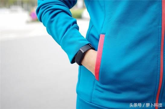 乐心手环5VS荣耀手环4：都说要搞定专业健身+购物？