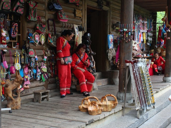 天生桥自然成形的石桥,天生桥喀斯特