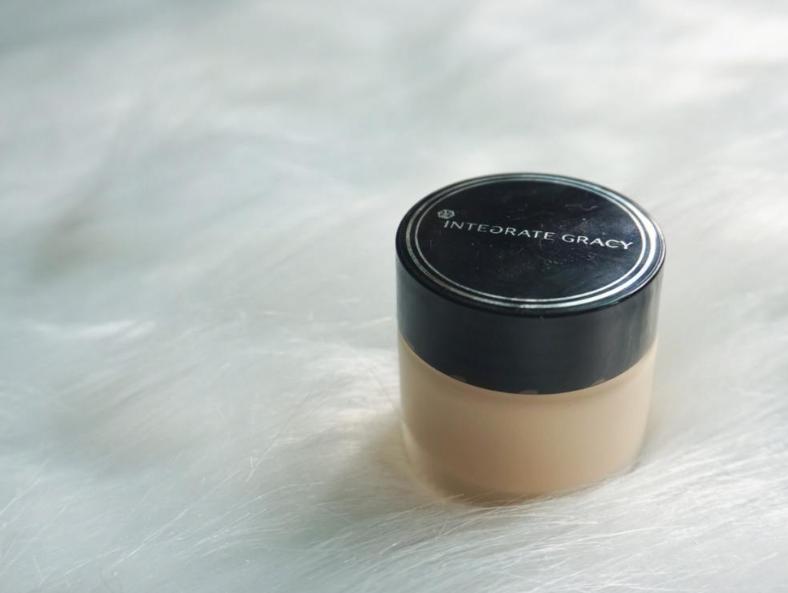 吃土党超平价粉底,好用不油腻的粉底大牌女士