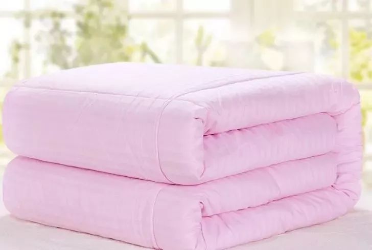 你家的蚕丝被盖着舒服吗,您家的蚕丝被脏了怎么办