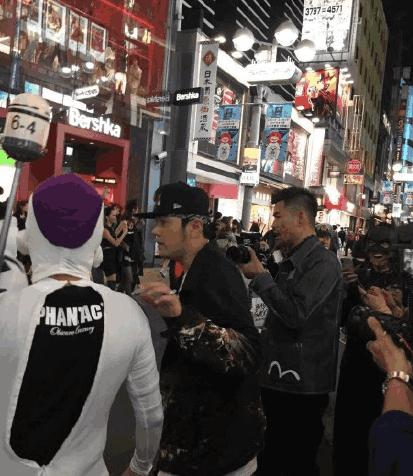 「南方资讯」日本东京万圣节上演‘百鬼夜行’，5名绅士失手被捕