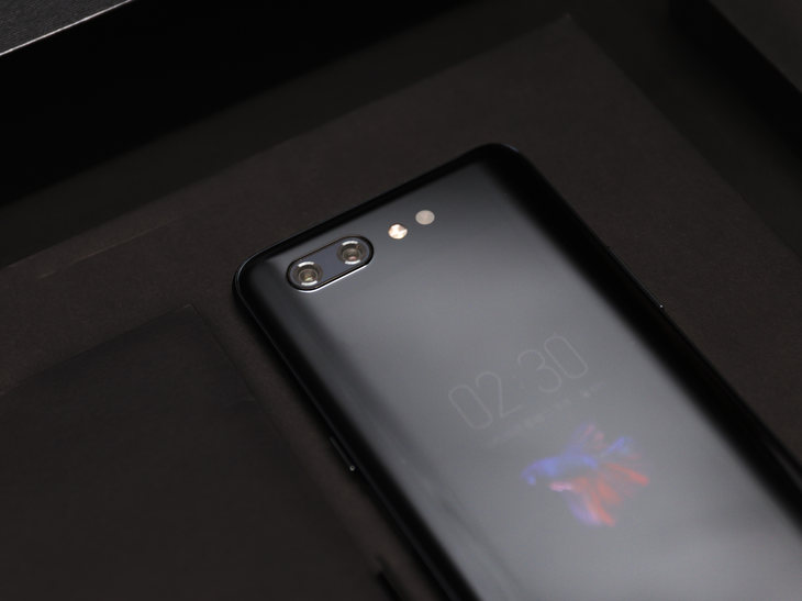 努比亚双摄旗舰曲面屏,努比亚x双屏测评