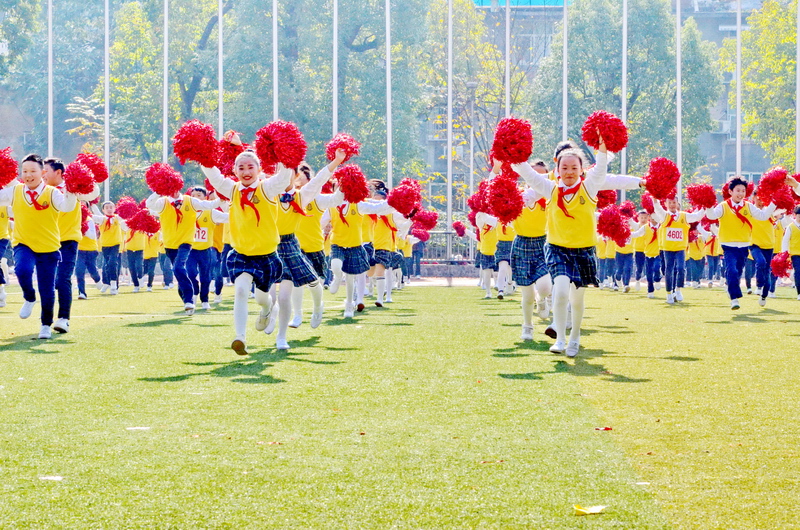 恩施市实验小学足球比赛,建始县实验小学2023运动会