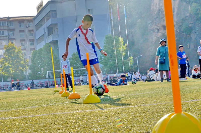 恩施市实验小学足球比赛,建始县实验小学2023运动会