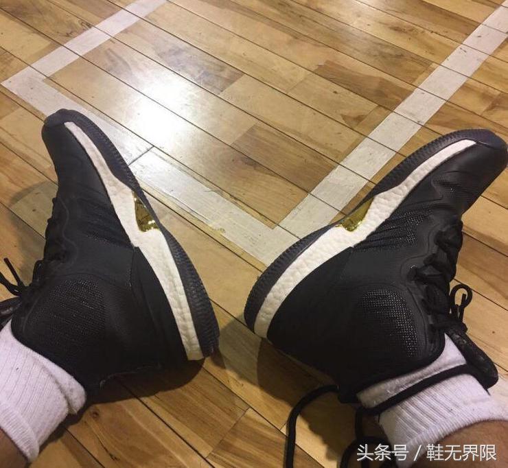 德里克罗斯上脚最后一代签名鞋,花有重开日玫瑰再绽放