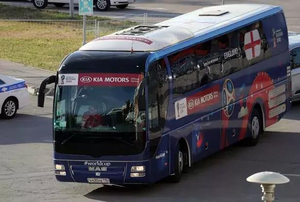 足球世界杯各国的大巴车,世界杯球队的大巴车是怎么抵达的