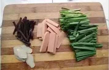 砂锅米线摆摊高汤,做砂锅米线高汤一天要多少