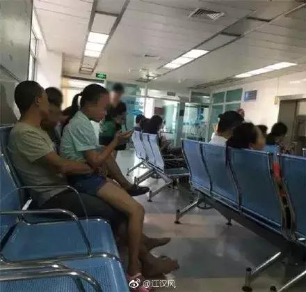 高铁上父亲疑似猥亵女儿：“爸爸”二字，不是你行恶的遮羞布