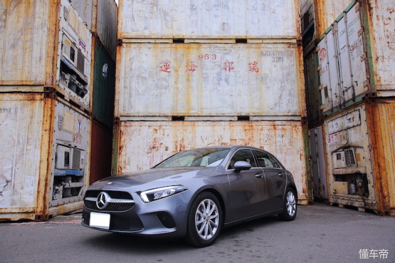 奔驰a200掀背车,试驾车解析